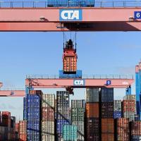 0430_0086 Automatischer Transport von Containern Terminal Altenwerder. | HHLA Container Terminal Hamburg Altenwerder ( CTA )
